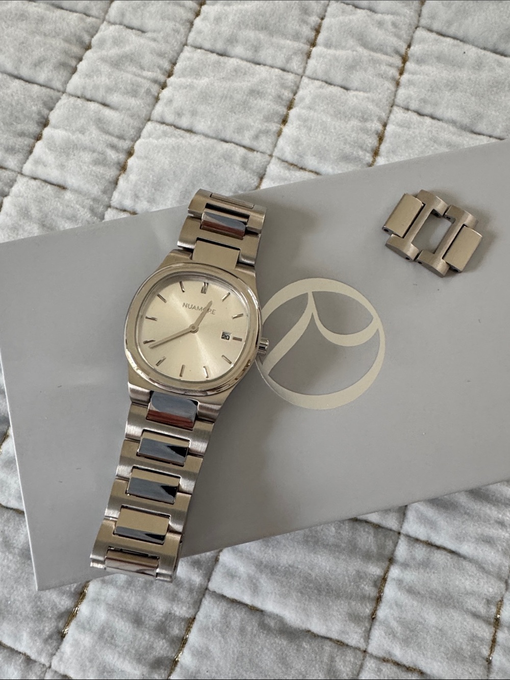 Silver-Tone Women's Stainless Steel Watch Oceana Silver Wave